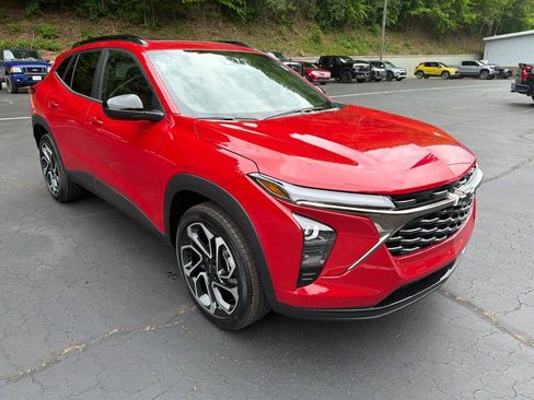 New 2026 Chevrolet Trax RS FWD image 6