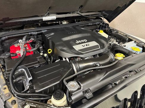 Used 2015 Jeep Wrangler Unlimited Rubicon image 77