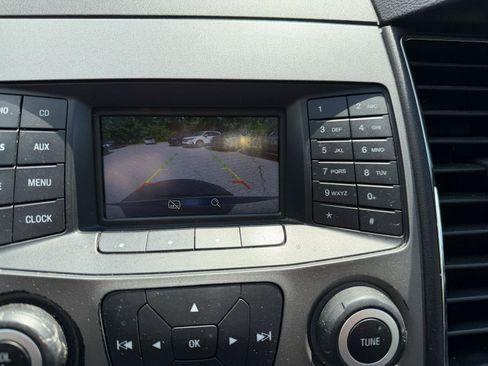 Used 2015 Ford Taurus SEL AWD/4WD image 17