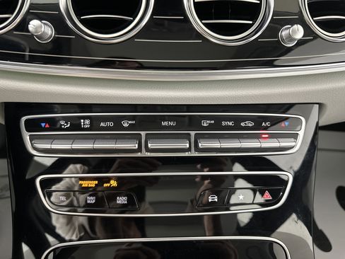 Used 2023 Mercedes-Benz E 350 4MATIC Sedan image 18