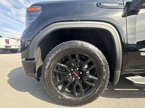 Used 2024 GMC Sierra 1500 Elevation w/ Elevation Premium Package AWD/4WD image 10