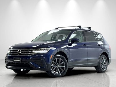 Used 2023 Volkswagen Tiguan SE w/ Panoramic Sunroof Package