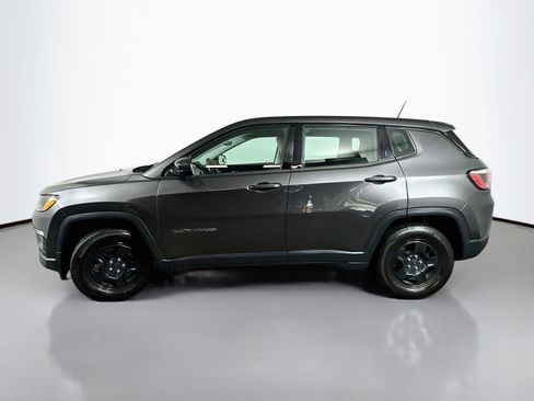 Used 2019 Jeep Compass Sport w/ Cold Weather Group FWD image 4
