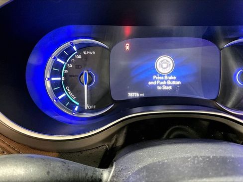 Used 2021 Chrysler Pacifica Limited w/ Uconnect Theater Family Group FWD image 17