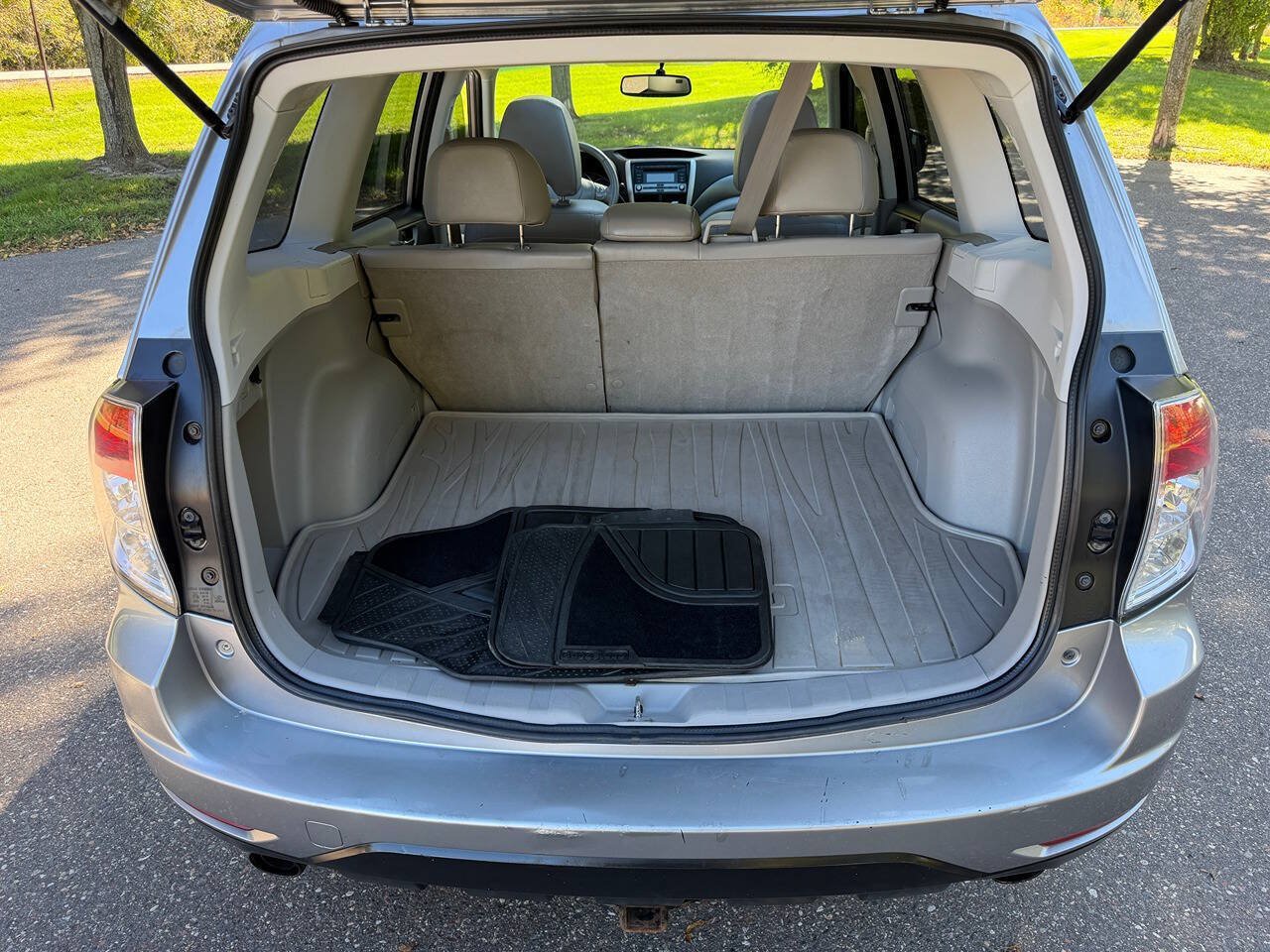 Used 2010 Subaru Forester 2.5X Limited AWD/4WD image 5