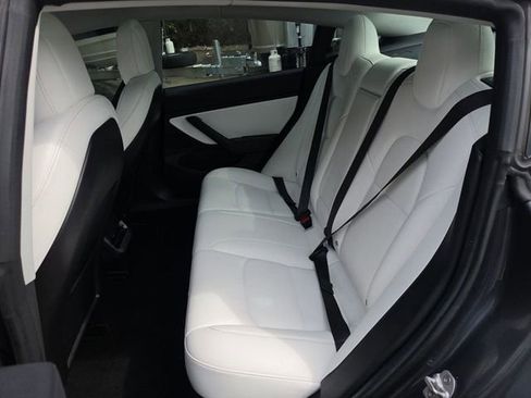 Used 2018 Tesla Model 3 Long Range image 10