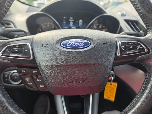 Used 2017 Ford Escape SE w/ SE Leather Comfort Package AWD/4WD image 18