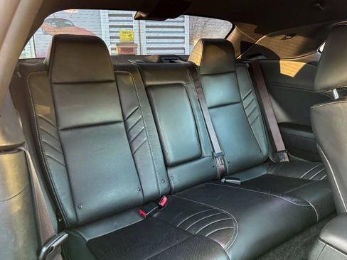 Used 2016 Dodge Challenger SRT Hellcat RWD image 8