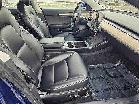 Used 2021 Tesla Model 3 Standard Range Plus image 18