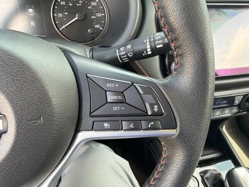 Used 2022 Nissan Kicks SR FWD image 17