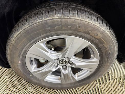 Used 2024 Toyota RAV4 XLE w/ Convenience Package image 12