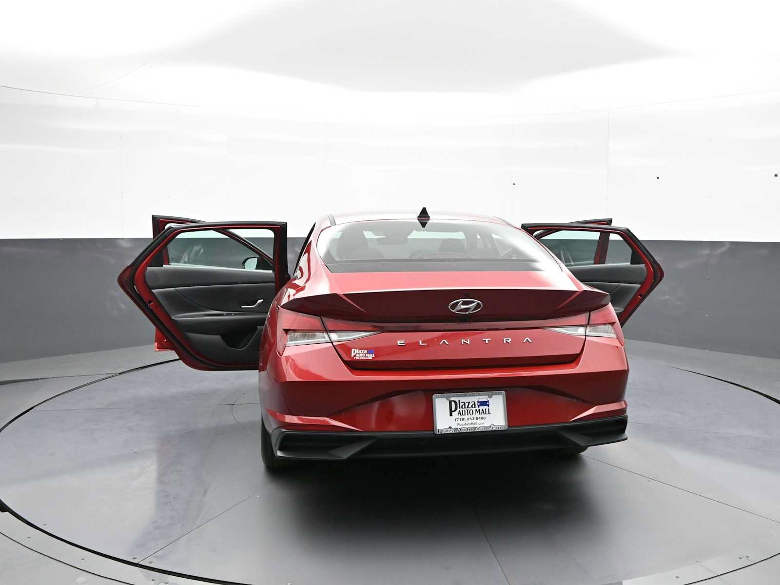 Certified 2023 Hyundai Elantra SE FWD image 46
