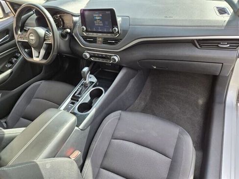 Used 2022 Nissan Altima 2.5 SV w/ SV Premium Package image 20