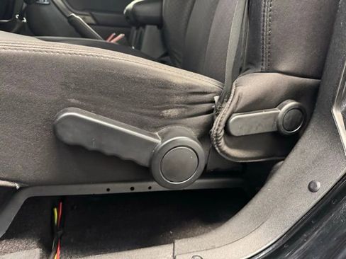 Used 2013 Jeep Wrangler Unlimited Sport image 14