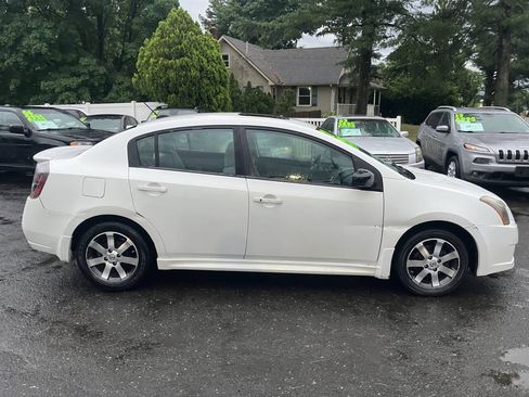 Used 2012 Nissan Sentra 2.0 SR w/ Special Edition Pkg FWD image 5