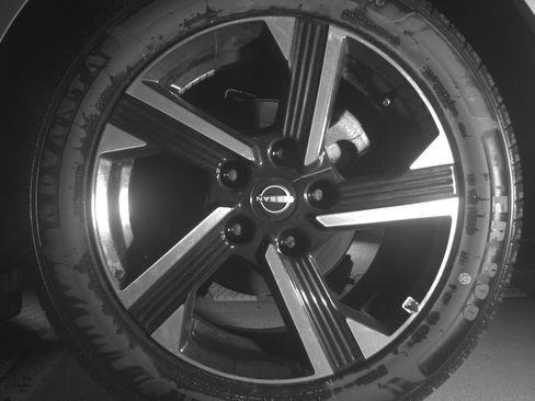 Used 2025 Nissan Sentra SV FWD image 14