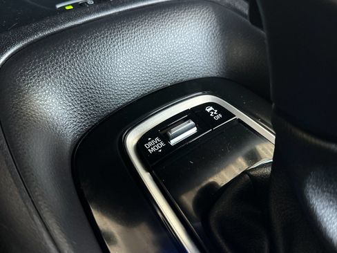 Used 2025 Toyota Corolla SE w/ SE Premium Package FWD image 26
