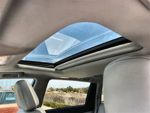 Used 2017 Toyota Highlander XLE image 32