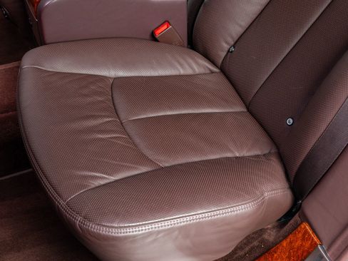 Used 2005 Maybach 57 RWD image 29