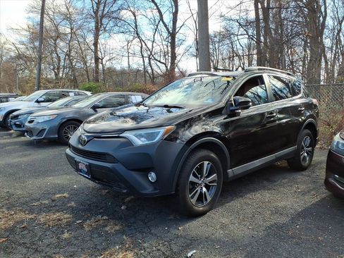 Used 2018 Toyota RAV4 XLE image 2