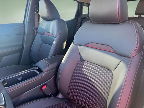 New 2026 Nissan Kicks SR FWD image 15