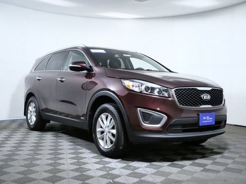 Used 2017 Kia Sorento AWD w/ LX Convenience Package image 1