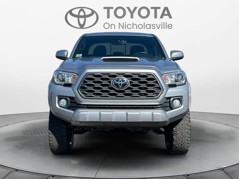 Used 2020 Toyota Tacoma TRD Sport image 9