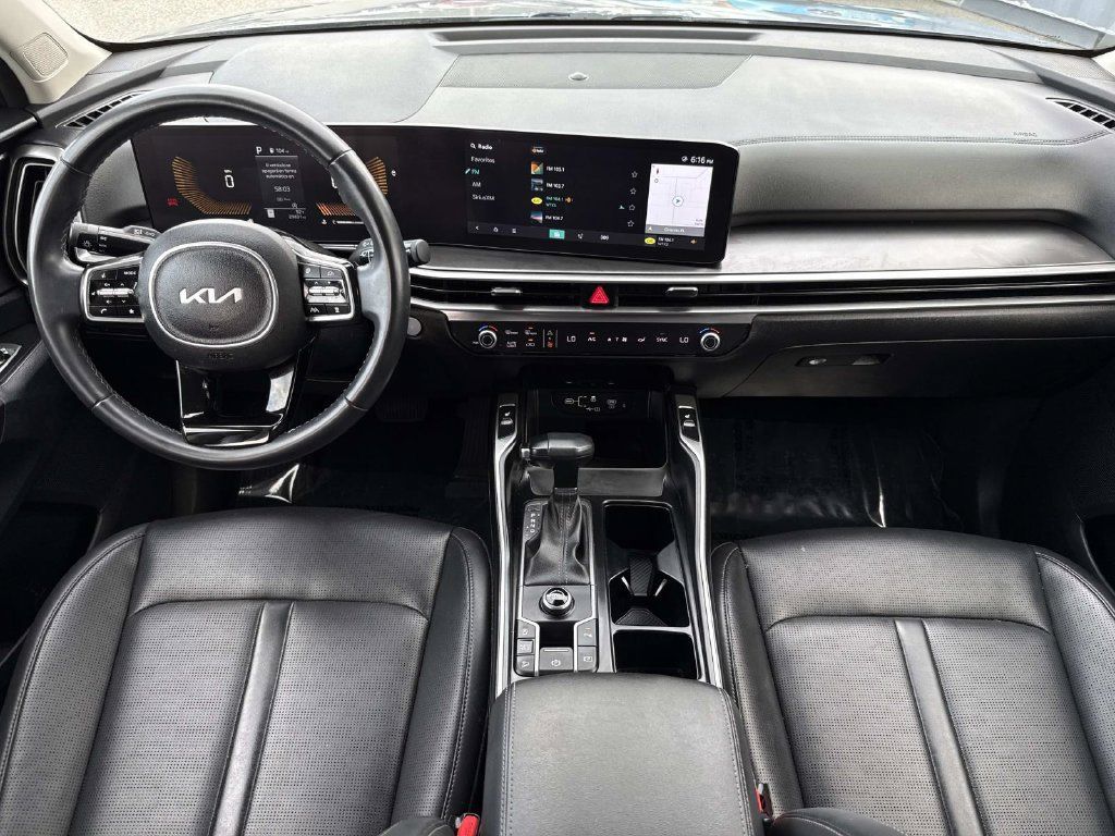 Used 2024 Kia Sorento S FWD image 17