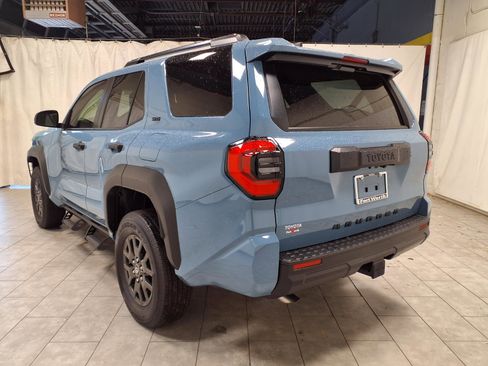 New 2026 Toyota 4Runner SR5 AWD/4WD image 7
