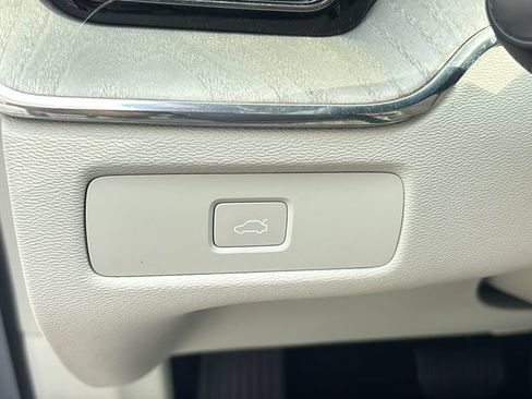 Certified 2023 Volvo XC60 B5 Plus w/ Climate Package AWD/4WD image 13