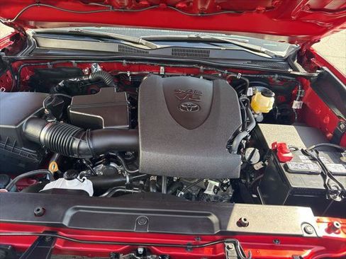 Certified 2023 Toyota Tacoma SR5 AWD/4WD image 19