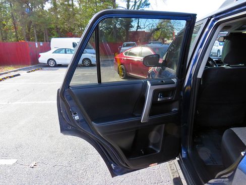 Used 2020 Toyota 4Runner SR5 image 15