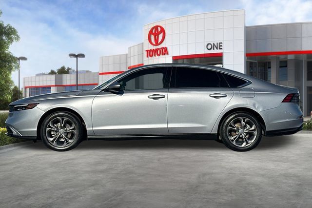 Used 2023 Honda Accord EX image 8