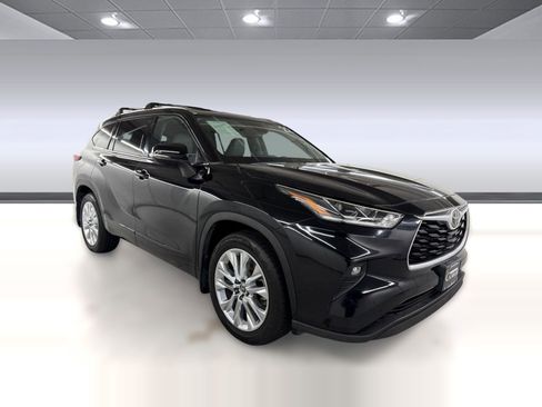 Used 2022 Toyota Highlander Limited AWD/4WD image 6