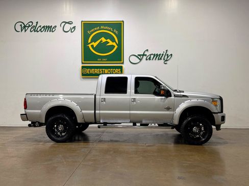 Used 2014 Ford F250 Platinum w/ FX4 Off-Road Package AWD/4WD image 9