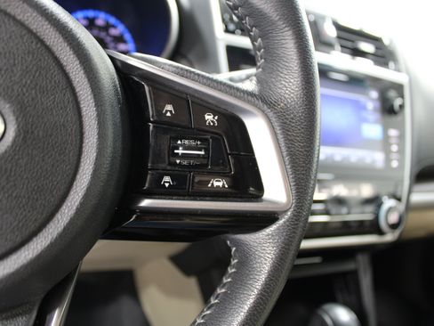 Used 2018 Subaru Outback 2.5i Limited AWD/4WD image 11