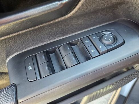 Used 2025 Toyota Tacoma SR5 AWD/4WD image 41