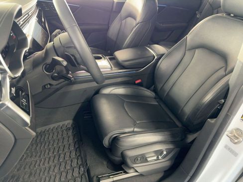 Certified 2023 Audi Q8 Prestige image 5