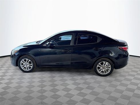 Used 2016 Scion iA image 9