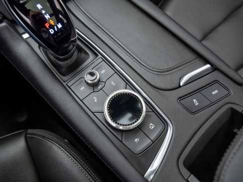 New 2025 Cadillac XT6 Luxury image 27