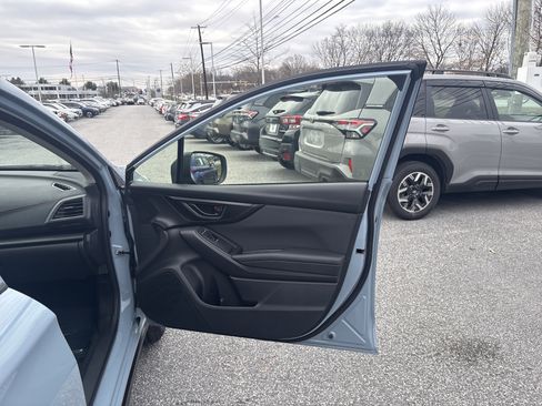 Used 2023 Subaru Crosstrek 2.0i Premium image 9