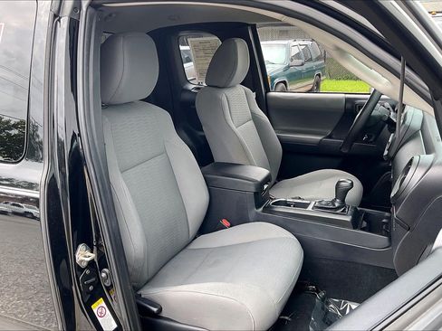 Used 2019 Toyota Tacoma SR AWD/4WD image 9