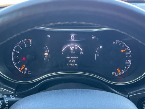 Used 2017 Jeep Grand Cherokee Limited w/ Luxury Group II RWD image 32