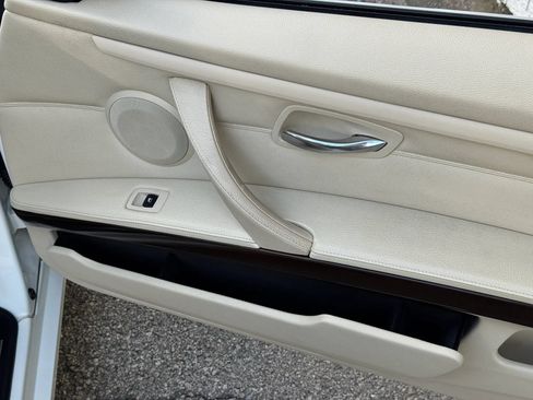 Used 2010 BMW 328i Convertible RWD image 30