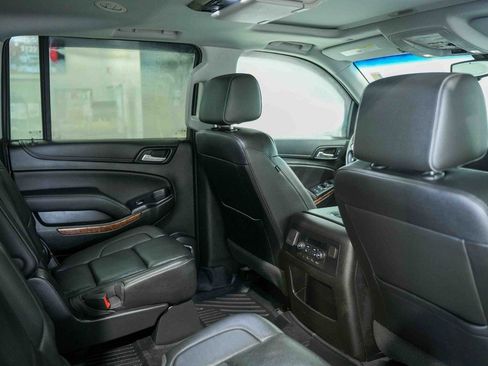 Used 2019 Chevrolet Suburban Premier image 24