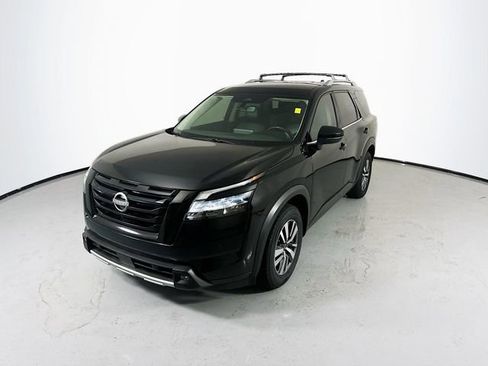 Used 2023 Nissan Pathfinder SL FWD image 5