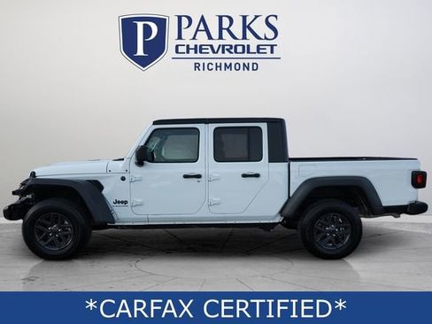 Used 2025 Jeep Gladiator Sport image 5