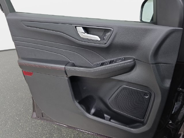 Used 2023 Ford Escape ST-Line w/ Tech Pack #1 FWD image 27
