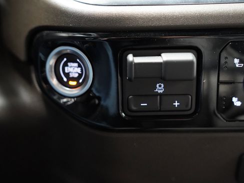 Used 2024 GMC Sierra 3500 SLE image 28