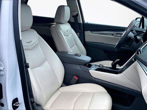 Used 2021 Cadillac XT5 Premium Luxury image 7